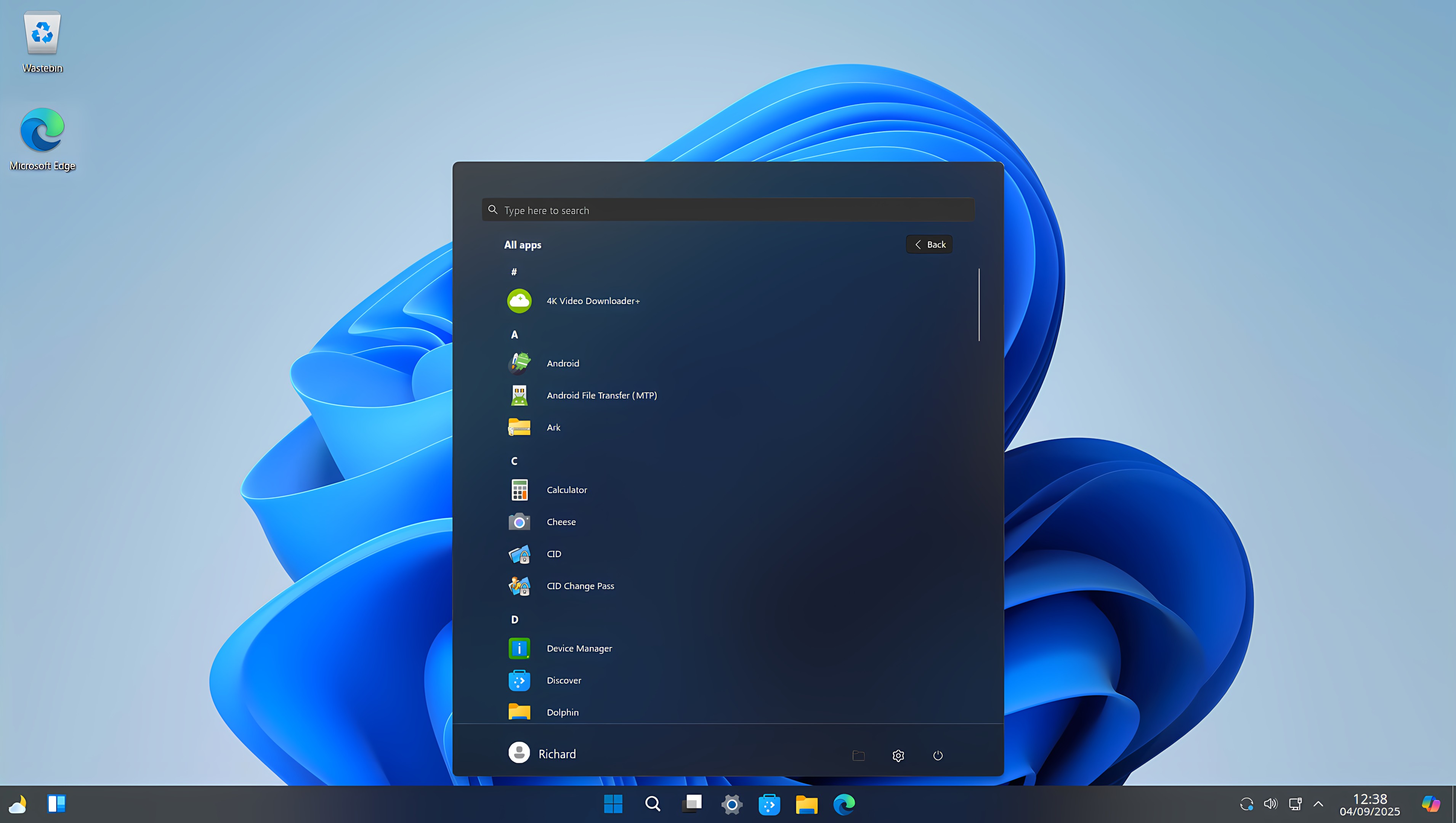 The WINUX UI closely resembles Windows 11 thanks to extensive theming across the board. 