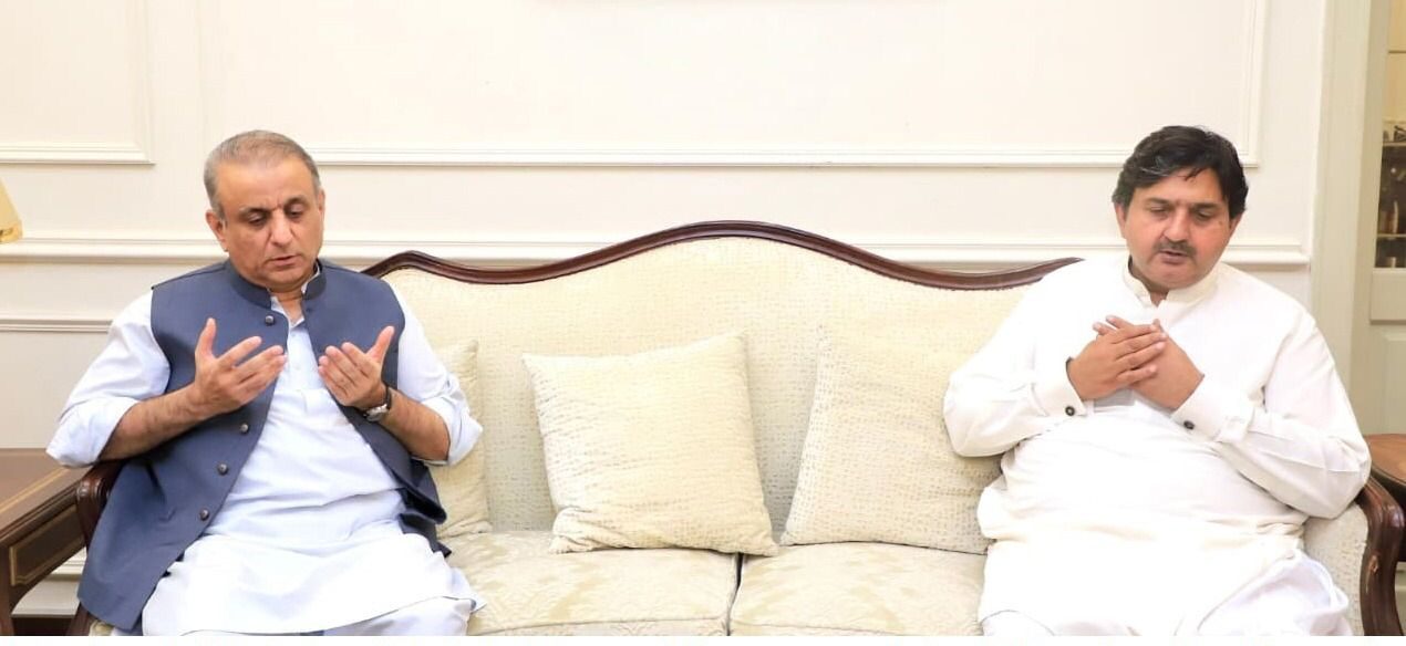 Aleem Khan condoles with Malik Ahmed Khan on uncle’s demise