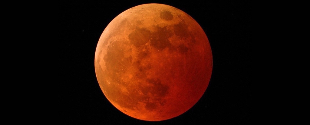 Most of The World Will See an Eerie 82-Minute Blood Moon This Month : ScienceAlert