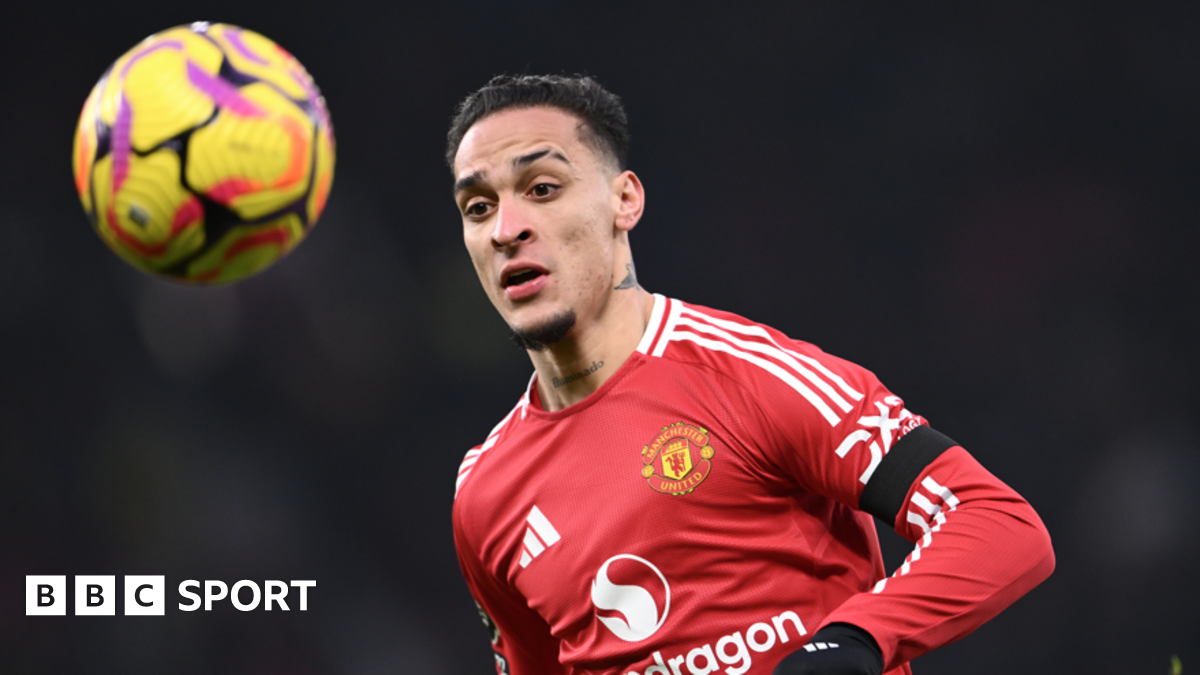Antony transfer: Man Utd winger’s move to Real Betis back on