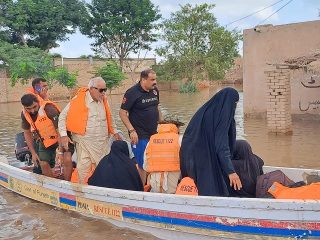 Five people killed as boat capsizes during evacuation in Multan
