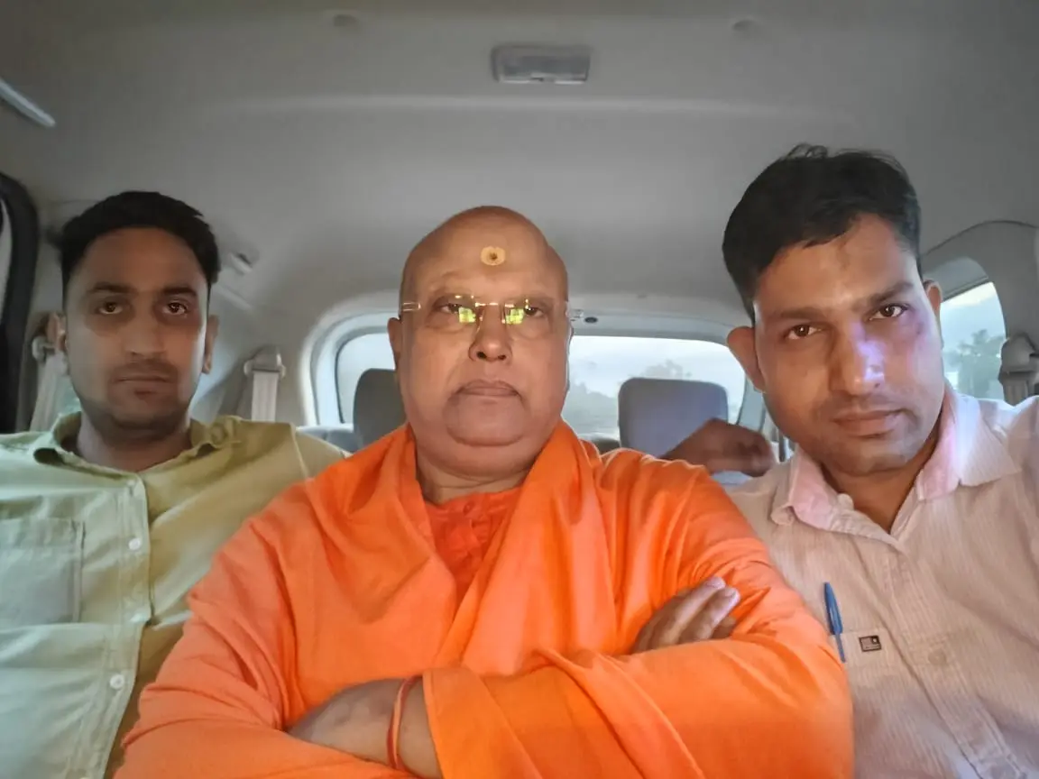 Delhi Police nab ‘godman’ accused of molesting 17 students; Swami Chaitanya Nanda Saraswati arrested in Agra