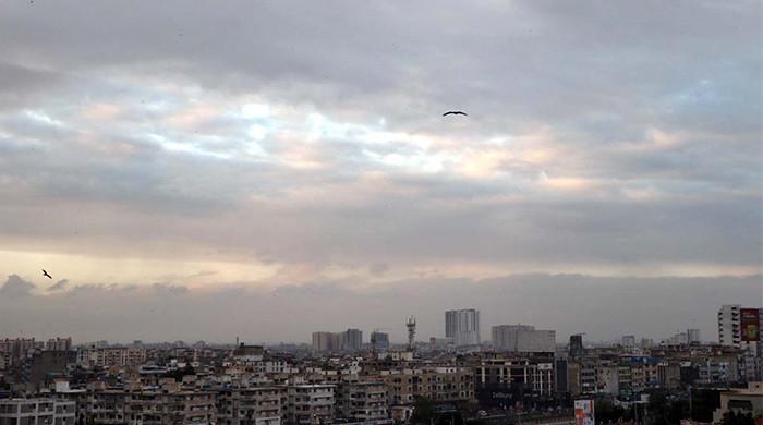 Light rain soaks Karachi in early morning showers