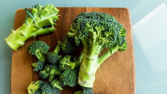 Include more green vegetables in your diet.(Shutterstock)