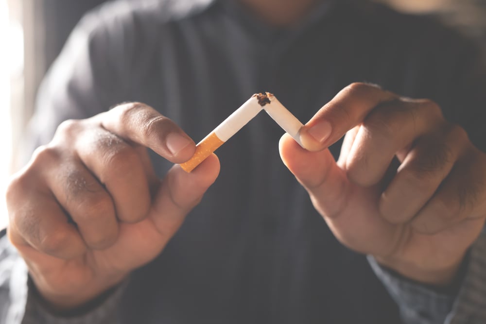 Ex-smokers should follow a healthy lifestyle to cut down lung cancer risk.(Shutterstock)