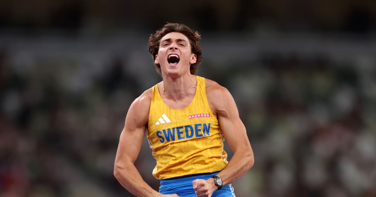 Mondo Duplantis soars to pole vault gold and 14th world record
