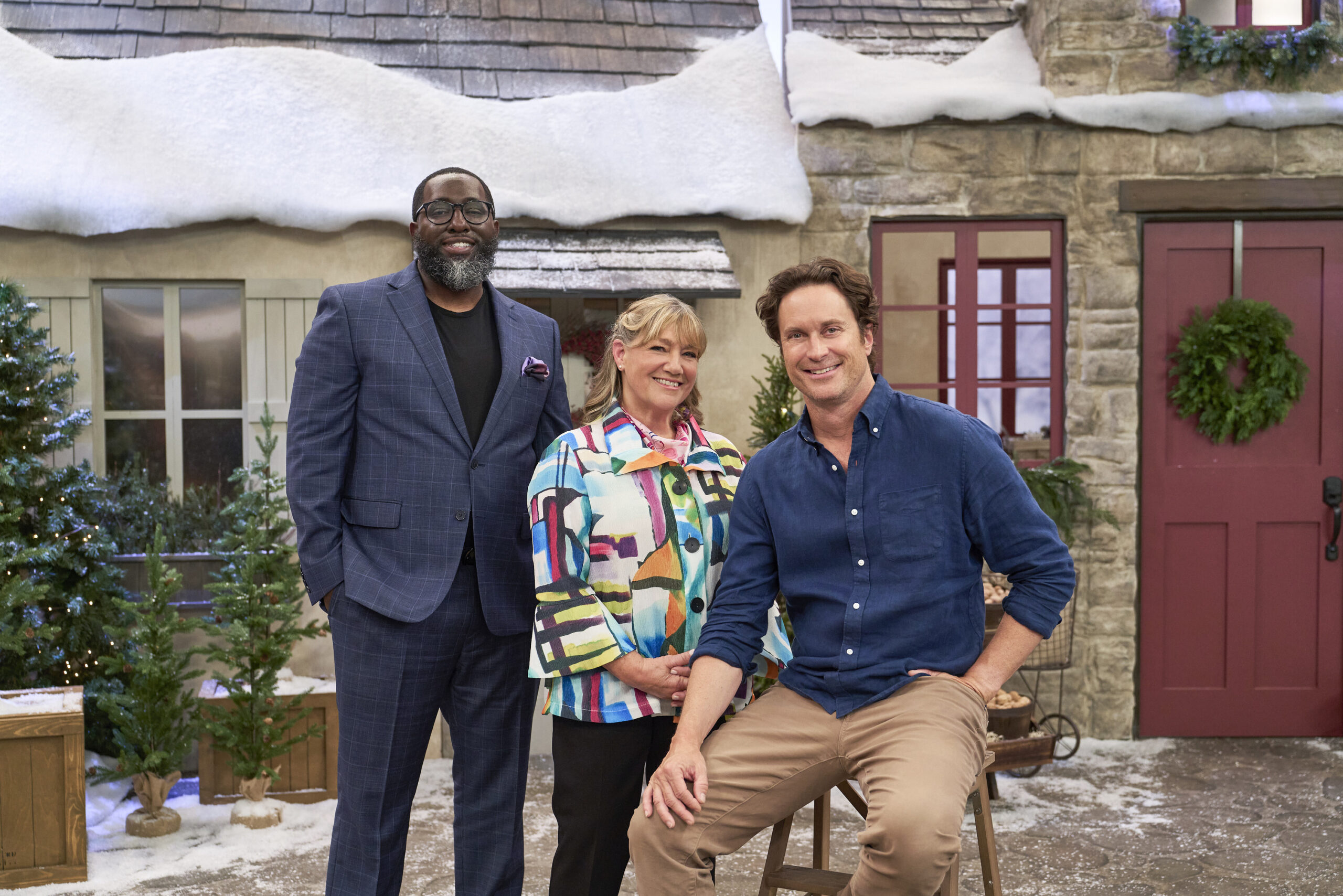 Oliver Hudson Hosts New Magnolia Network Series, Gingerbread Land: The Biggest Little Holiday Competition