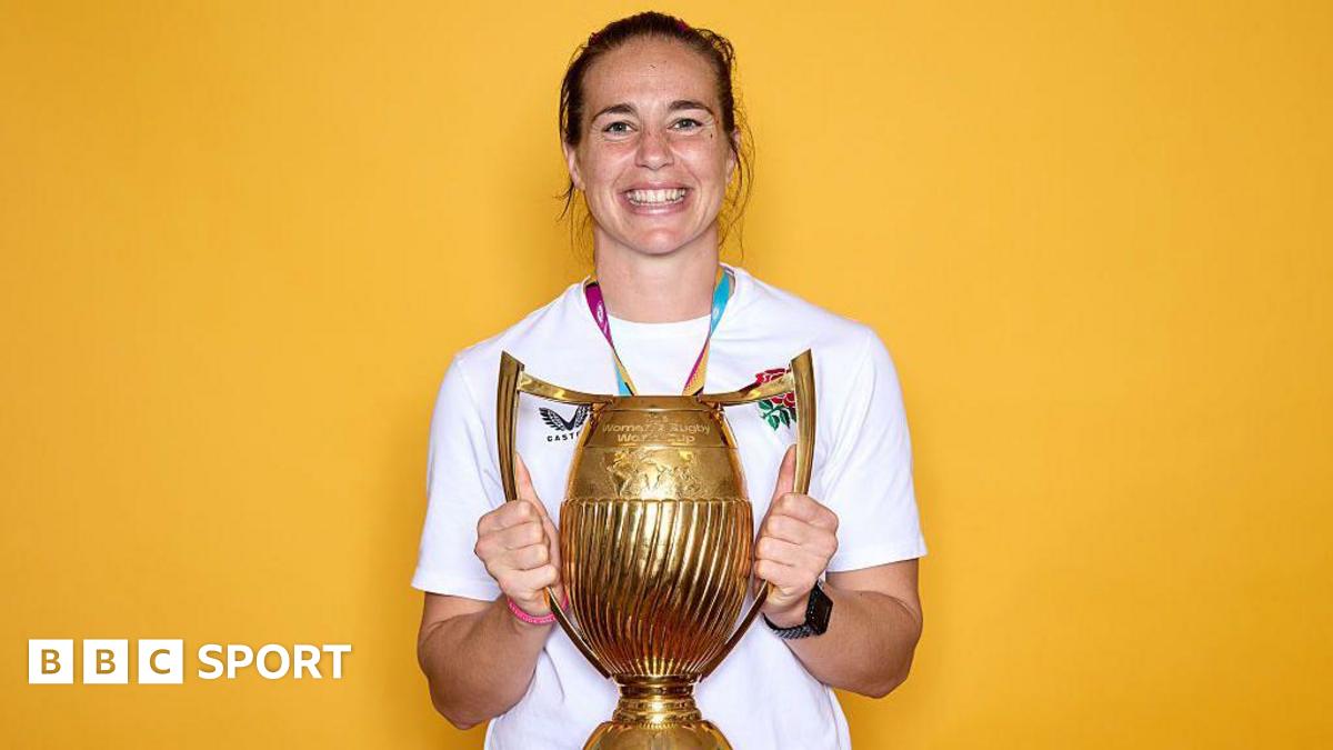 Emily Scarratt: England great retires after winning second World Cup