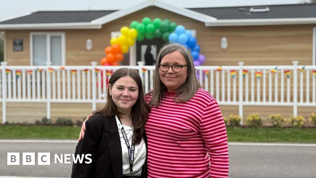Woman, 22, with terminal cancer opens respite lodge in Willington