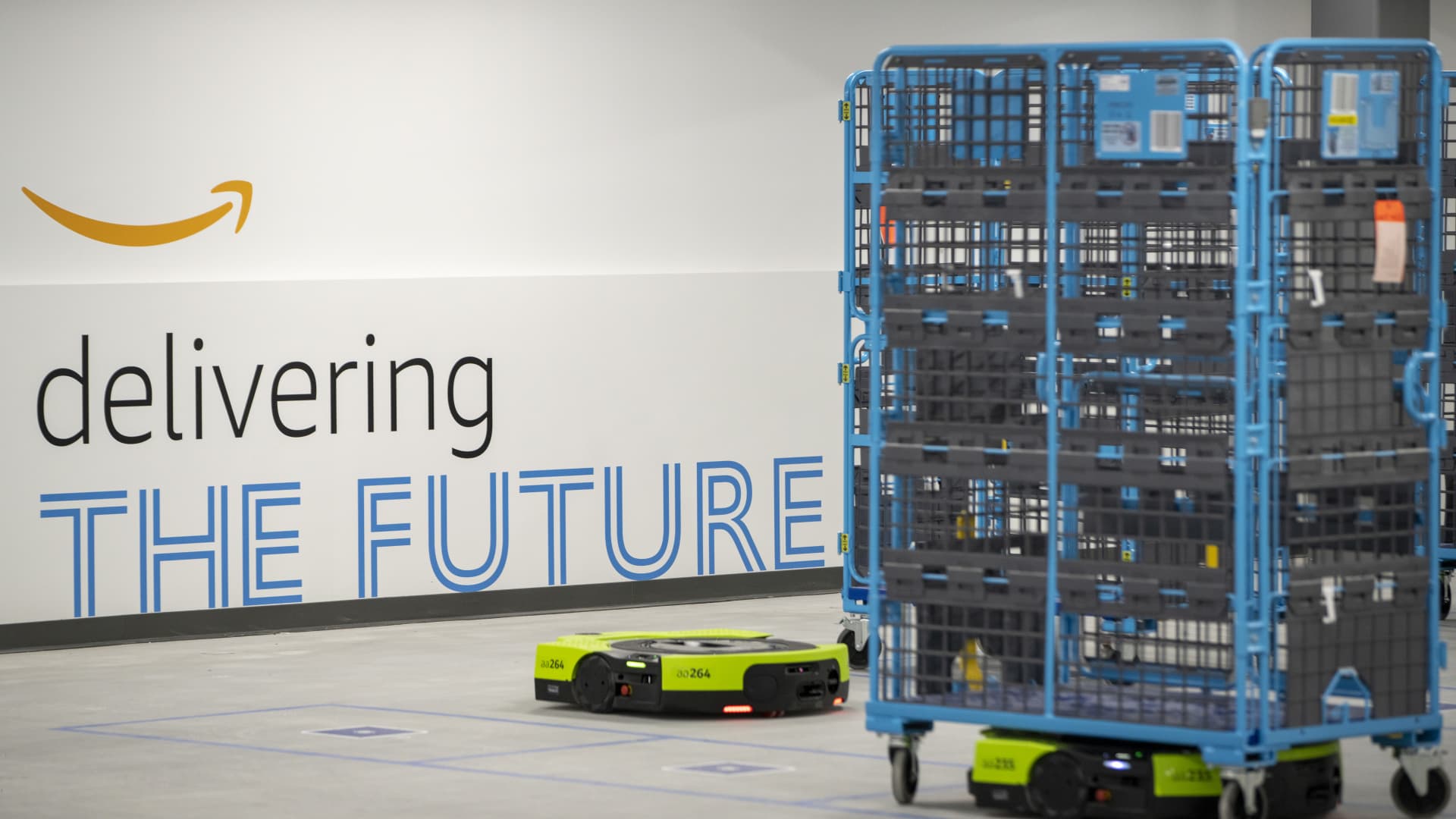 AI is driving huge productivity gains for large companies while small companies get left behind