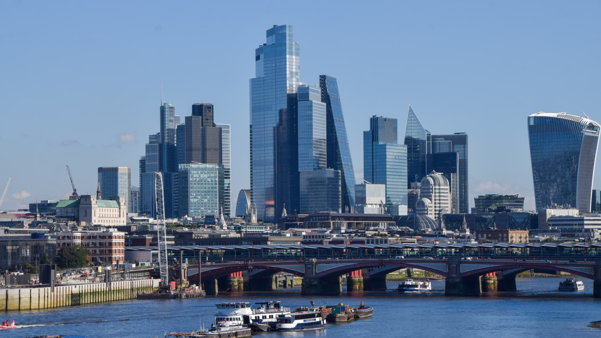 Hedge fund assets reach $5 trillion as quarterly capital flows soar