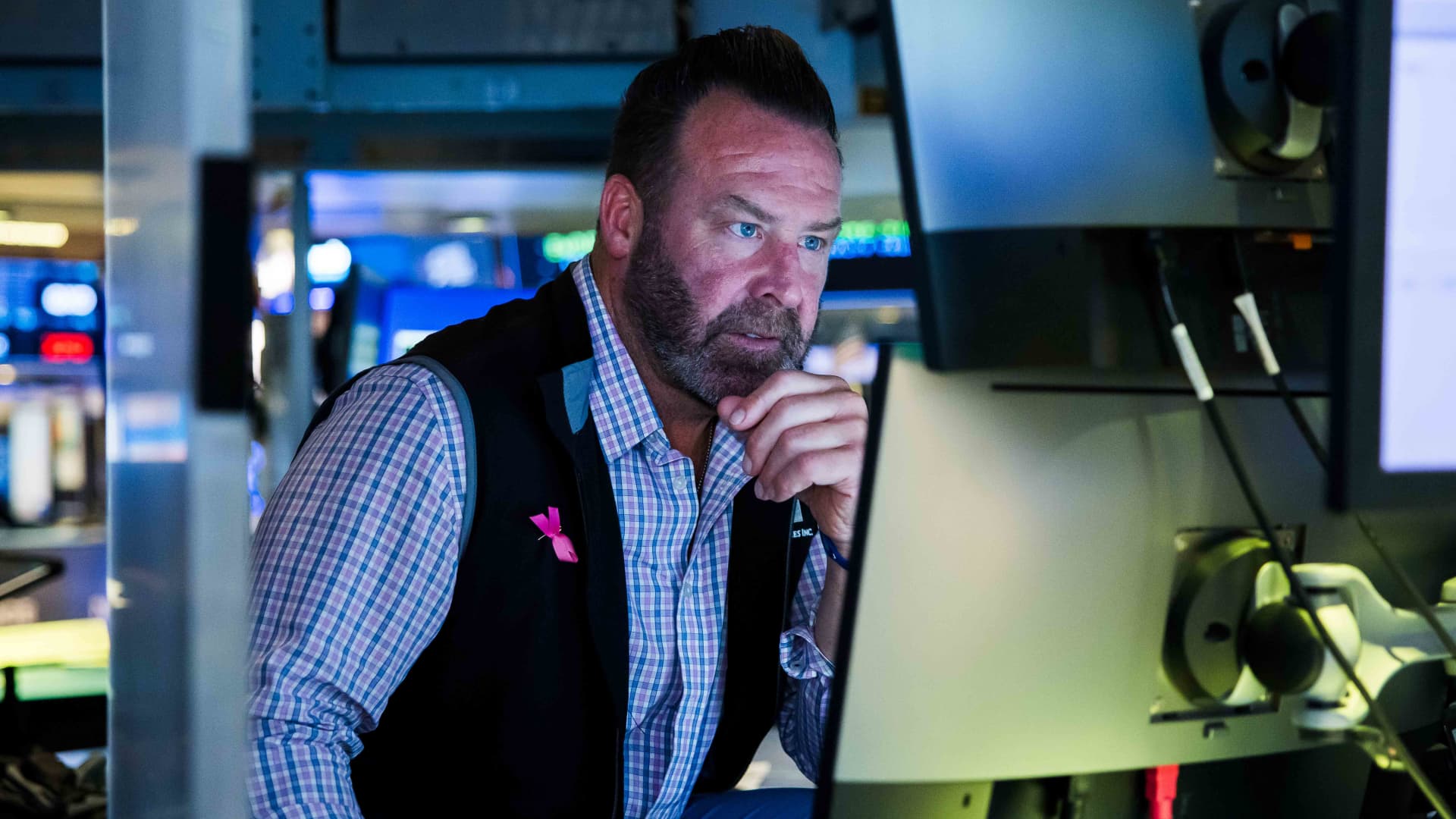 Global government bonds rise as Trump slaps new 100% tariffs on China