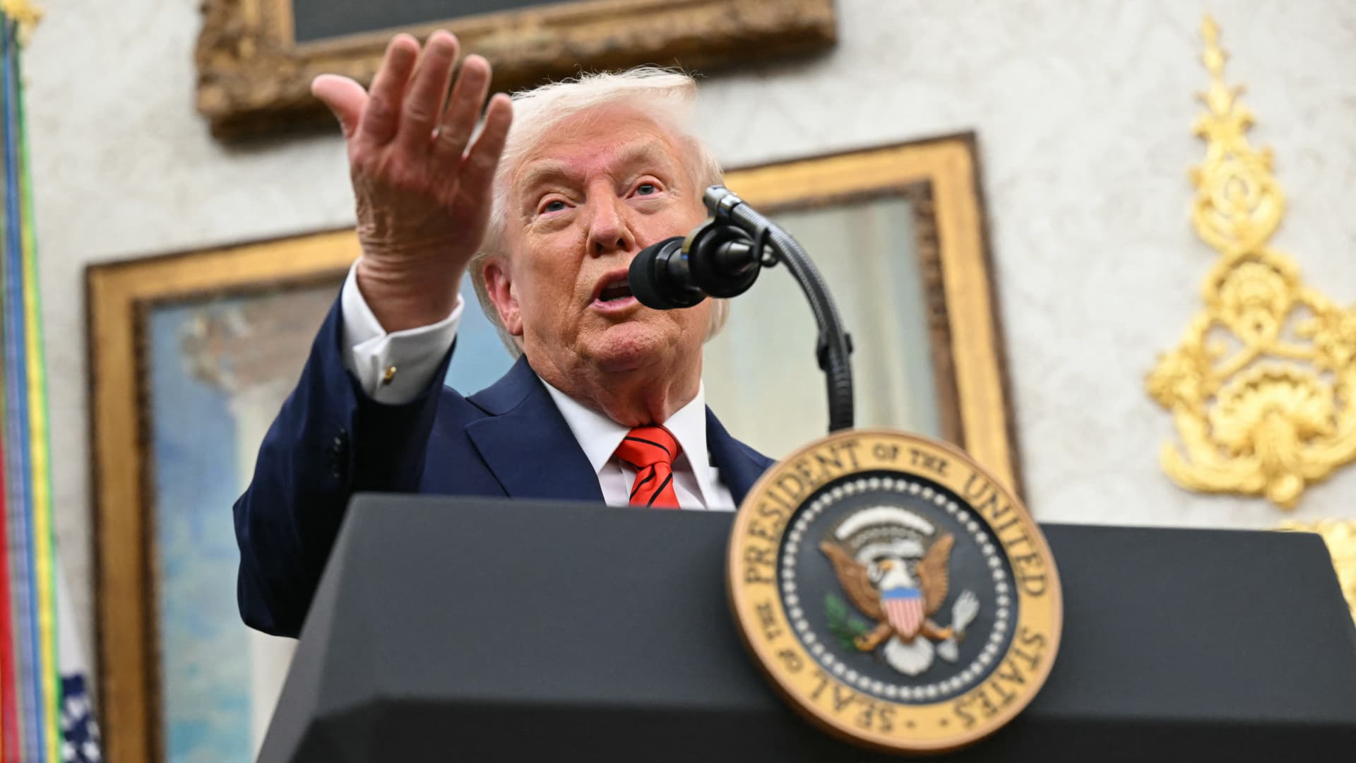 Trump threatens export controls on Boeing parts in response to China