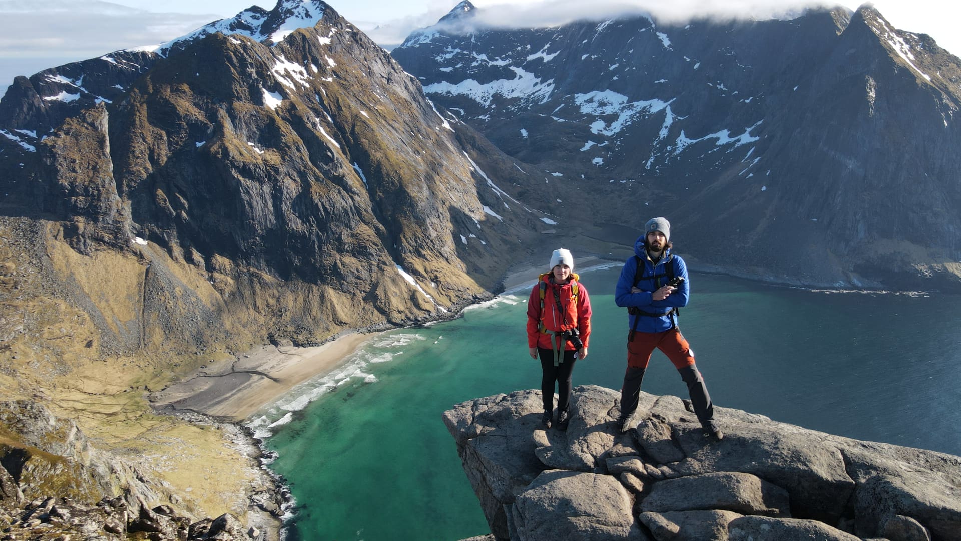 This couple left their jobs to travel 160,000 km across the world in their Land Rover