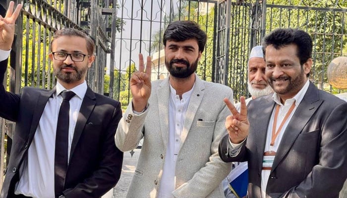 LHC restores ‘Chaiwala’ Arshad Khan’s CNIC