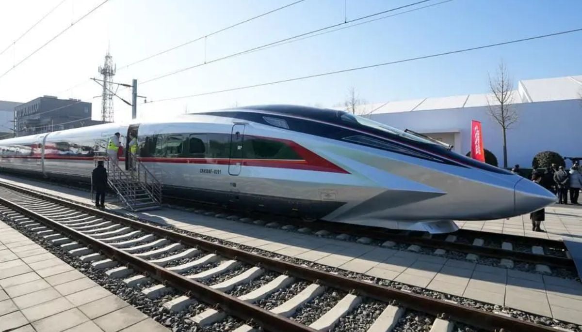 New high-speed train hits 453km/h in record breaking trial