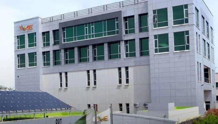 Saudi, Kuwaiti investors serve $2bn legal notice in K-Electric dispute