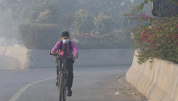 Lahore tops global pollution index with hazardous air quality
