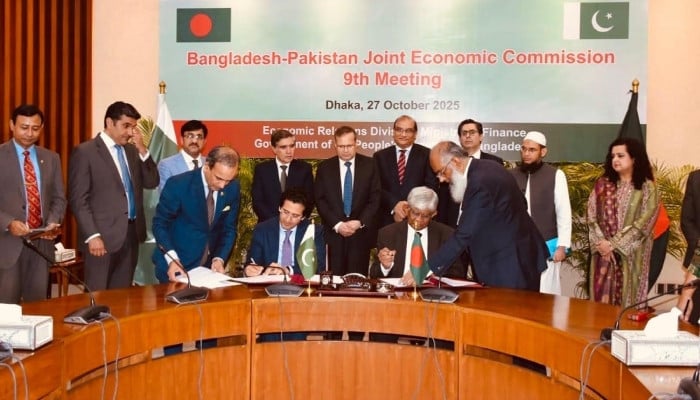 Pakistan, Bangladesh rekindle economic ties after 20 years