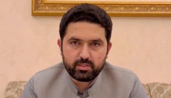 CM Afridi barred from meeting Imran amid delay in KP cabinet formation