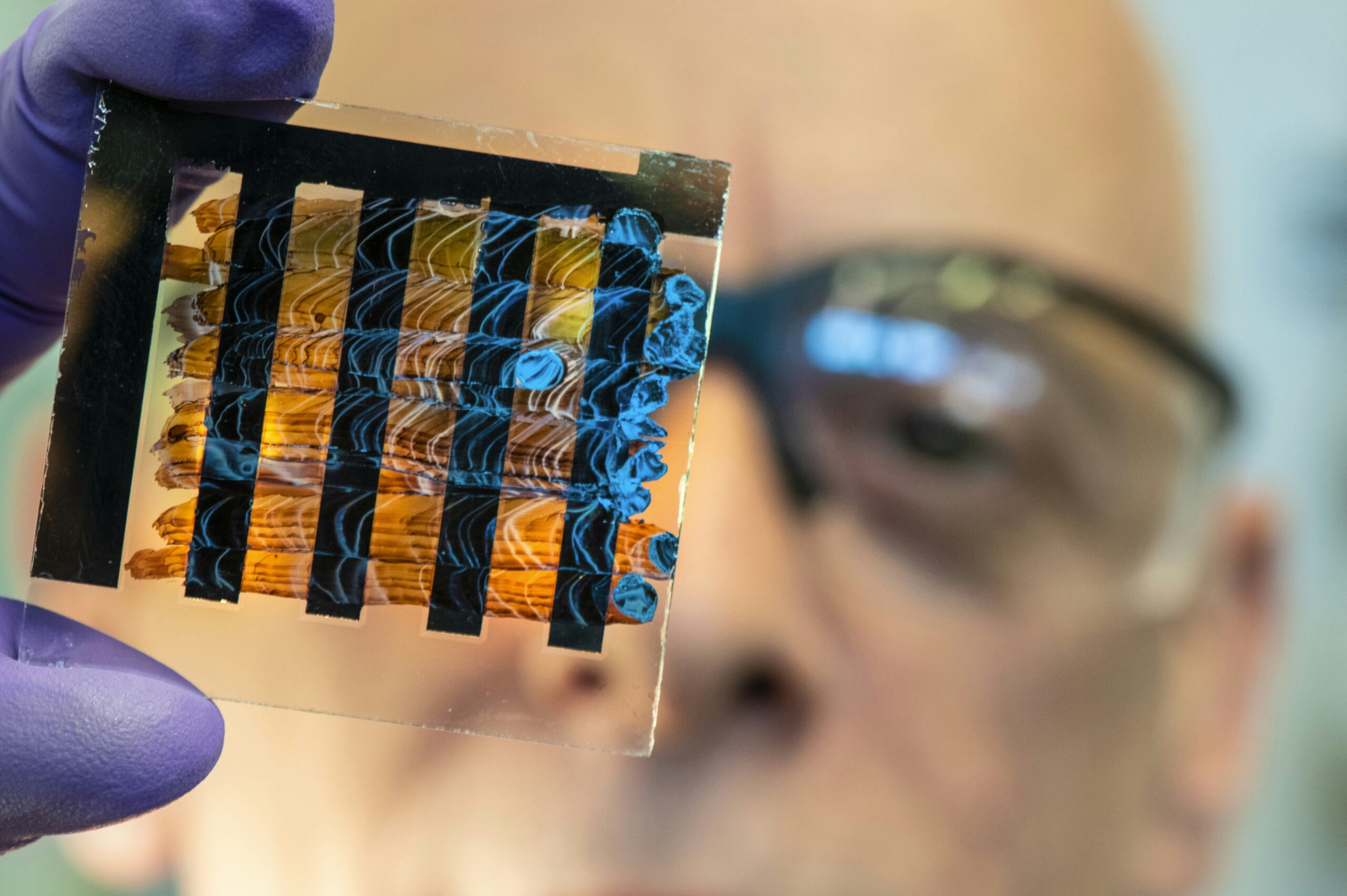 Researchers Develop Molecular Qubits That Communicate At Telecom Frequencies