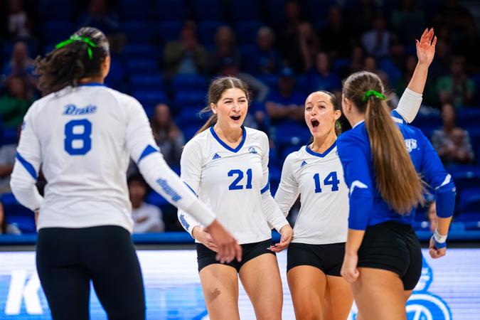 Bulldogs Sweep Evansville For Third Straight Win