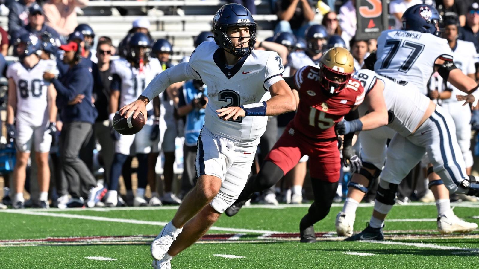QB Joe Fagnano Named New England Gold Helmet Award Winner