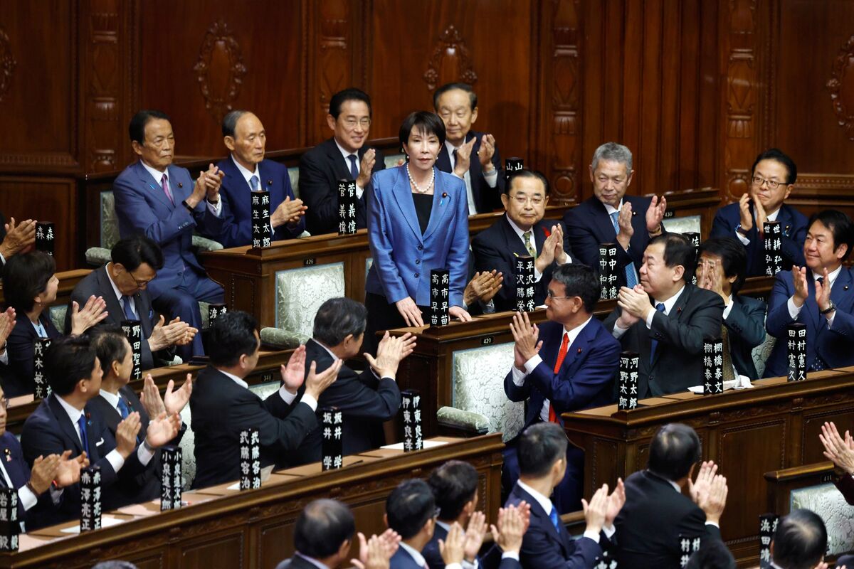 Japan’s New Leader Set to Keep Nuclear Energy Central – Bloomberg.com