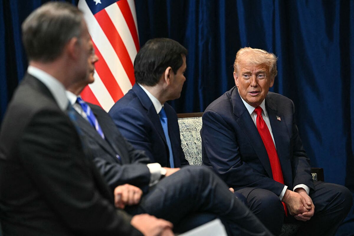 Trump Unveils Flurry of Asia Trade Deals Ahead of Xi Meeting