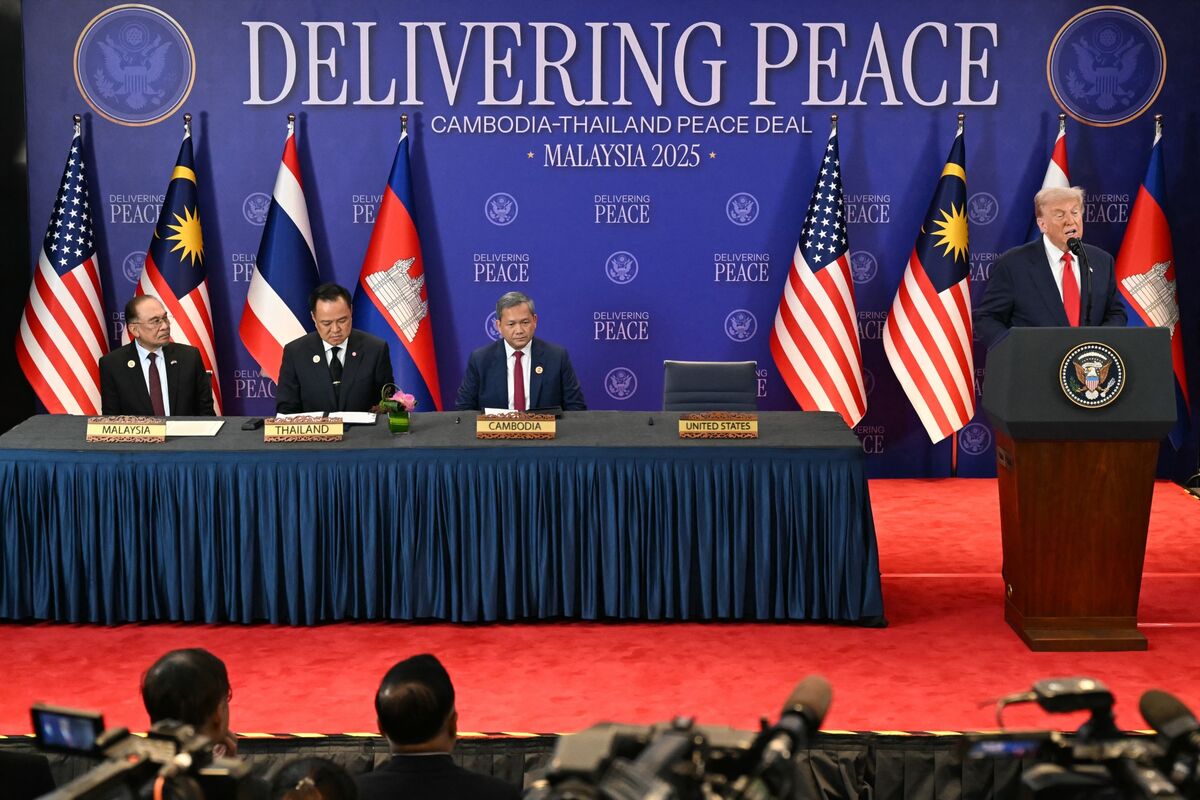 Trump Hails Cambodia-Thailand Peace Deal Signing at Asean Summit