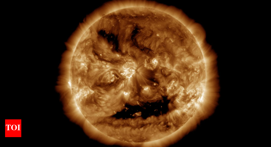 Photo: NASA spots spooky jack-o’-lantern face glowing on the sun: What exactly is it! |