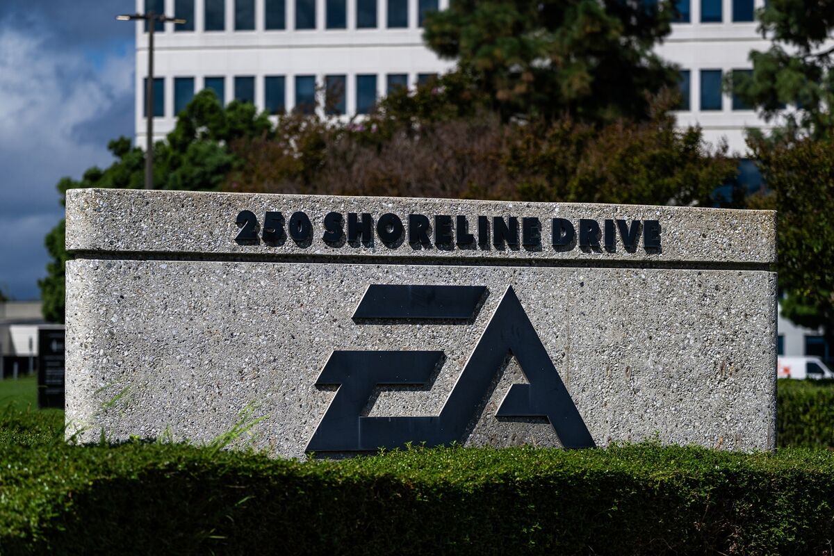 JPMorgan Set to Keep Lion’s Share of EA’s $500 Million Debt Fees