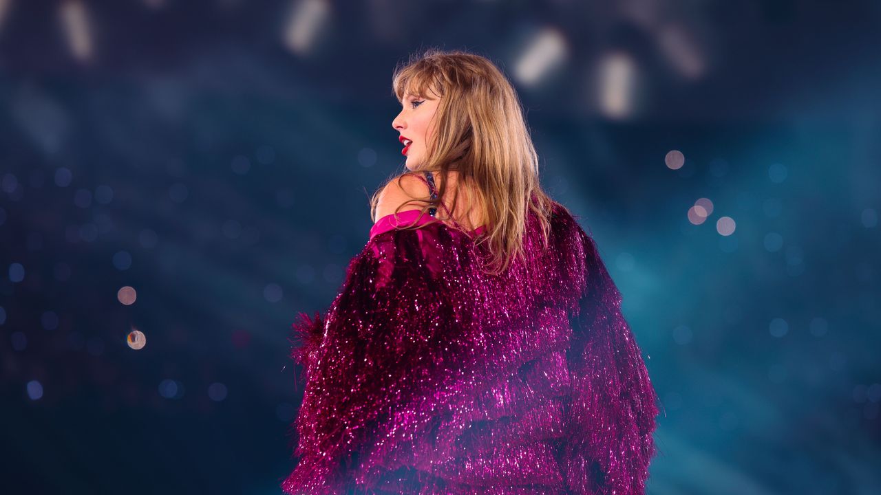 All the Beauty Products Taylor Swift Used in Her Post-Eras Tour Bath Routine