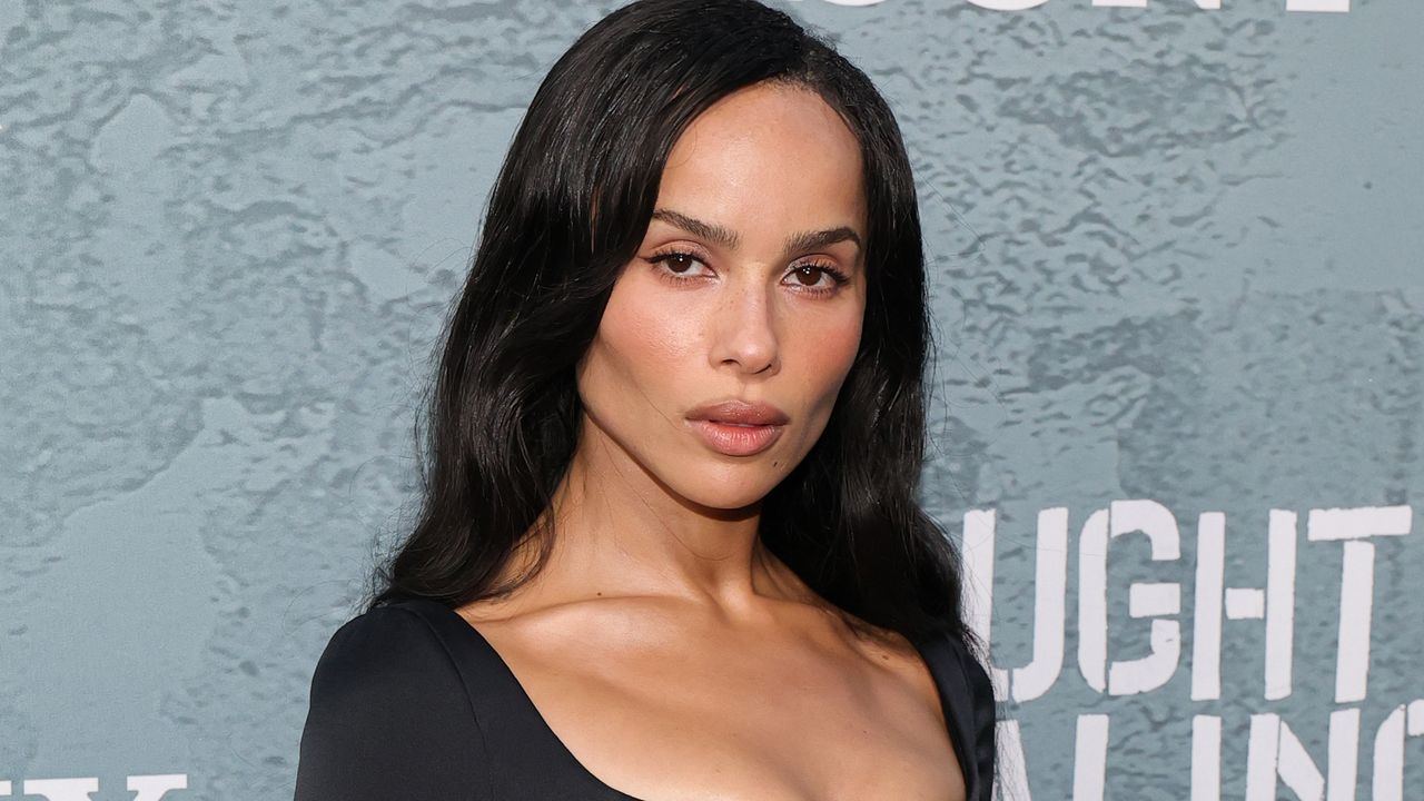 Zoë Kravitz Joins Team (Micro!) Bob