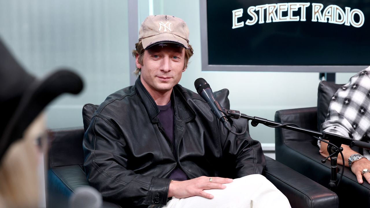 Jeremy Allen White Is Wearing Bruce Springsteen’s 30-Year-Old Yankees Cap
