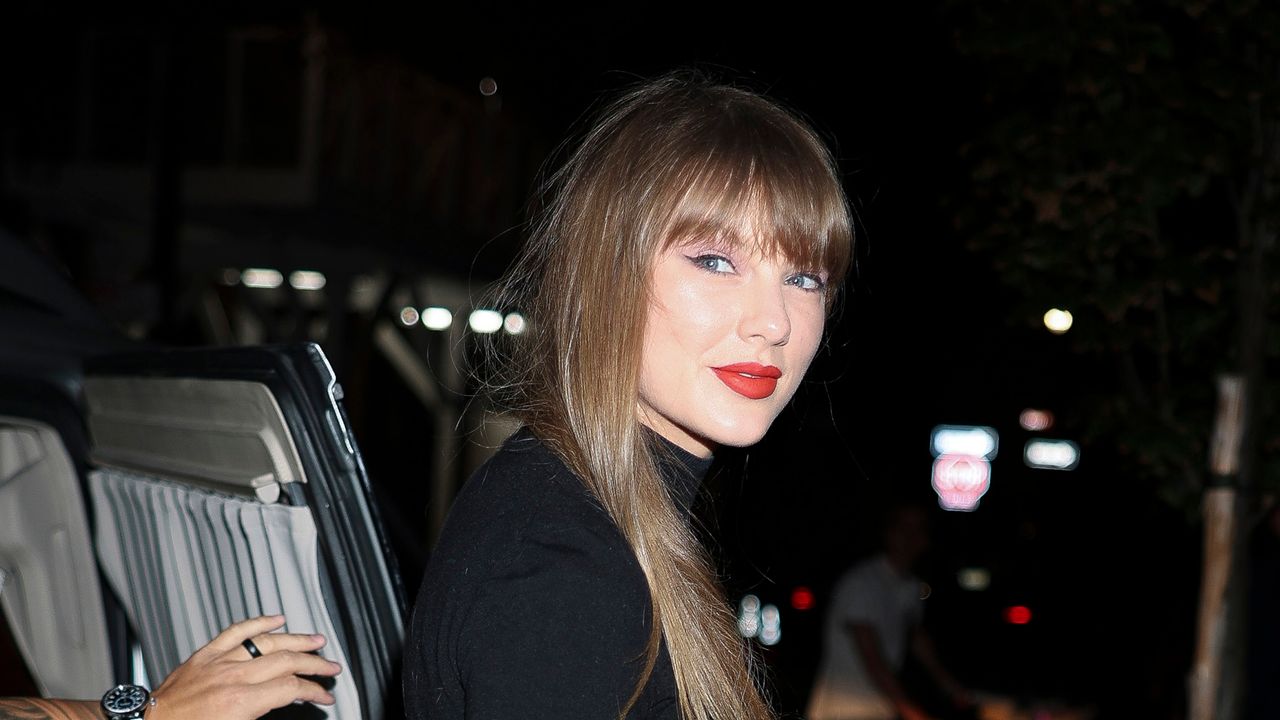 Taylor Swift Goes ‘Folklore’ for Fall