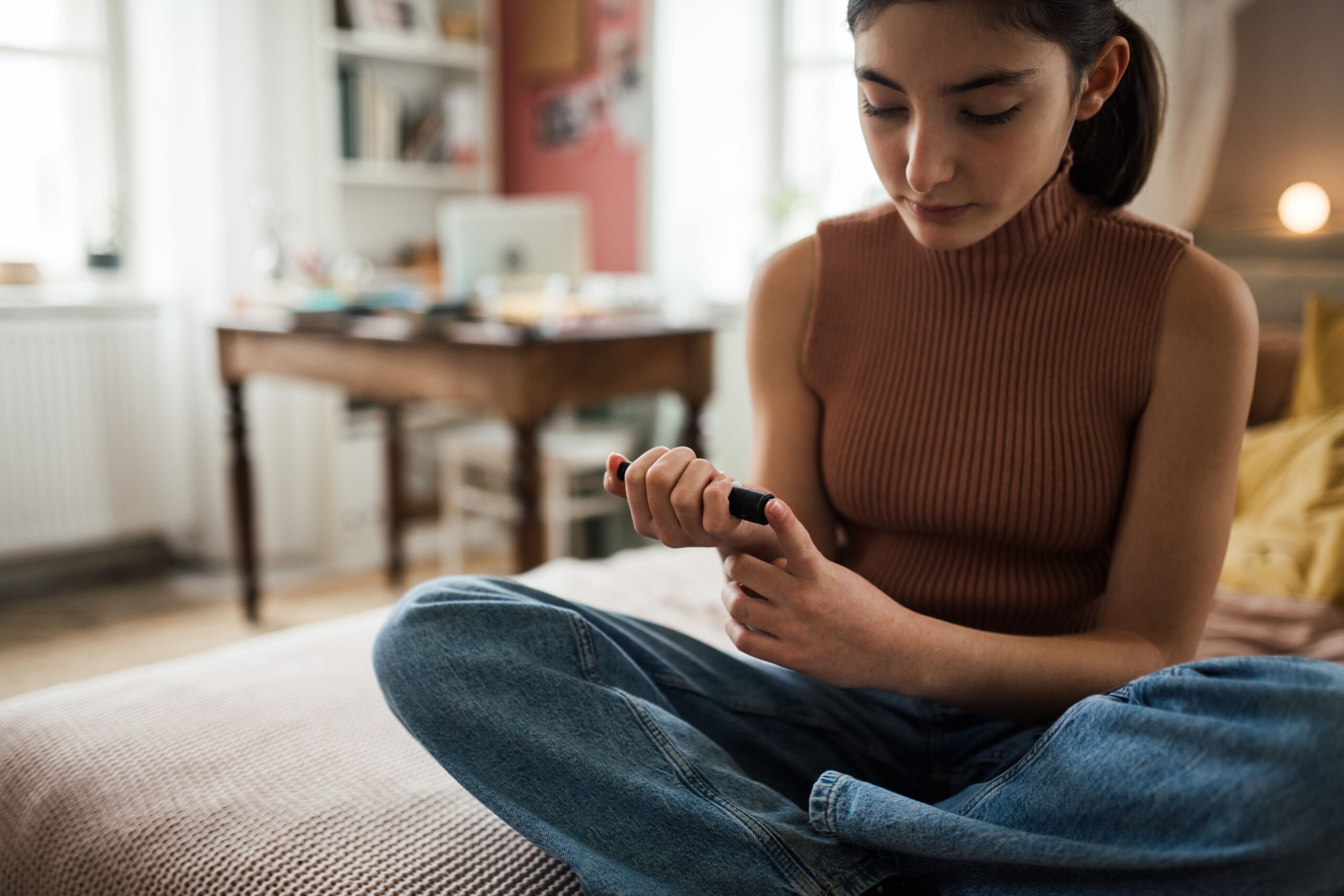 Poor Blood Sugar Control in Diabetic Teens May Lead to Nerve Damage Later in Life