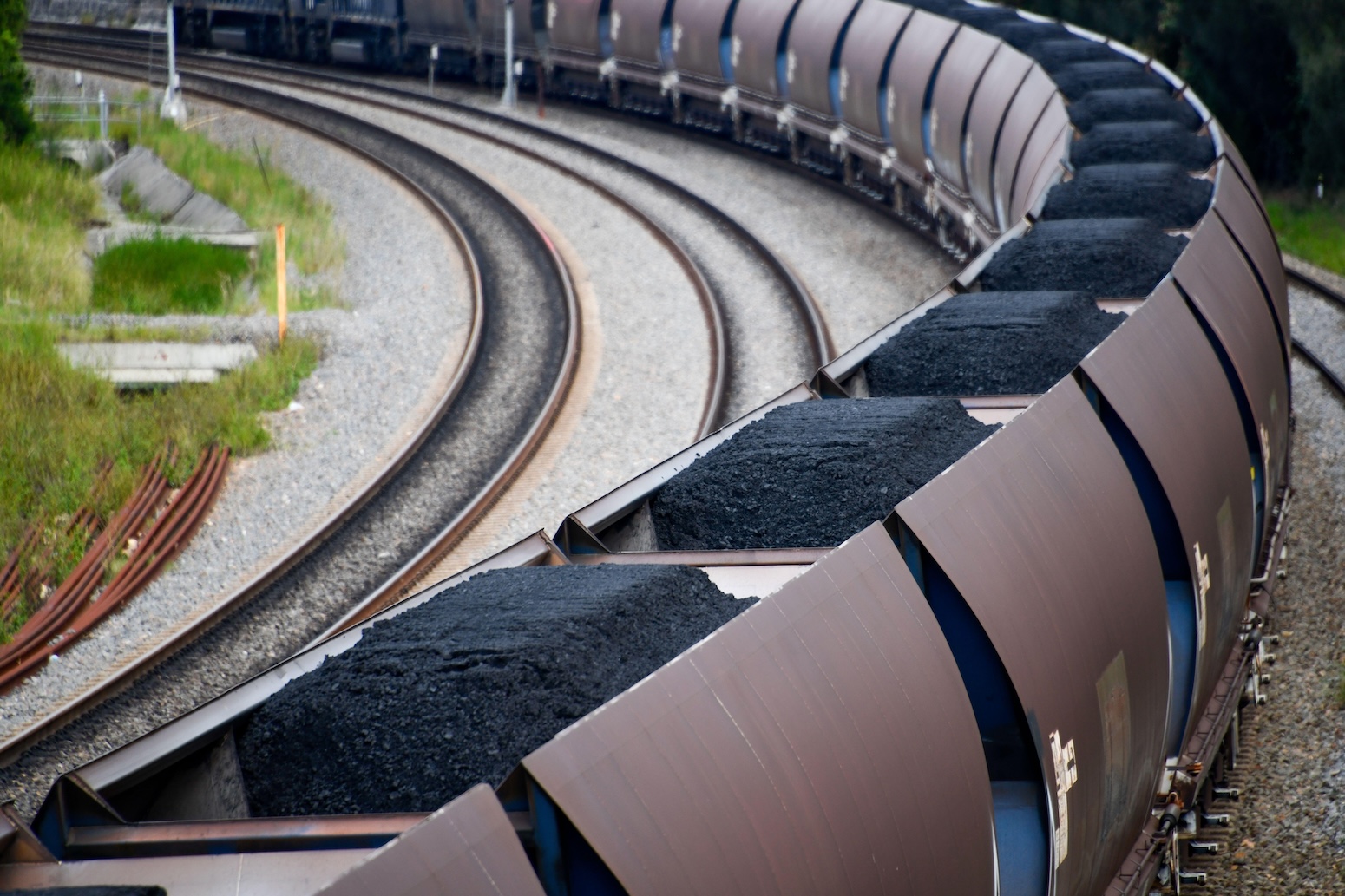 IEA: Renewables have cut fossil-fuel imports for more than 100 countries