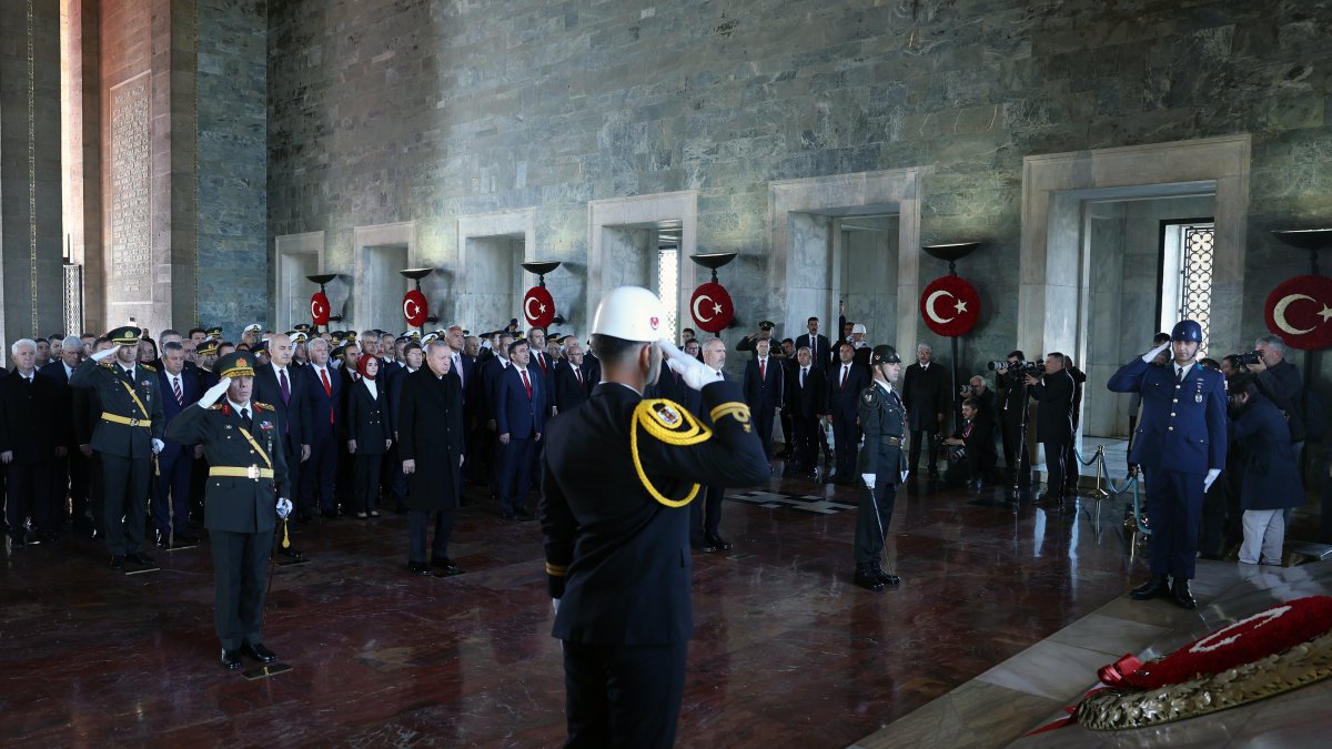 Türkiye pays respect to Atatürk as it marks Republic Day