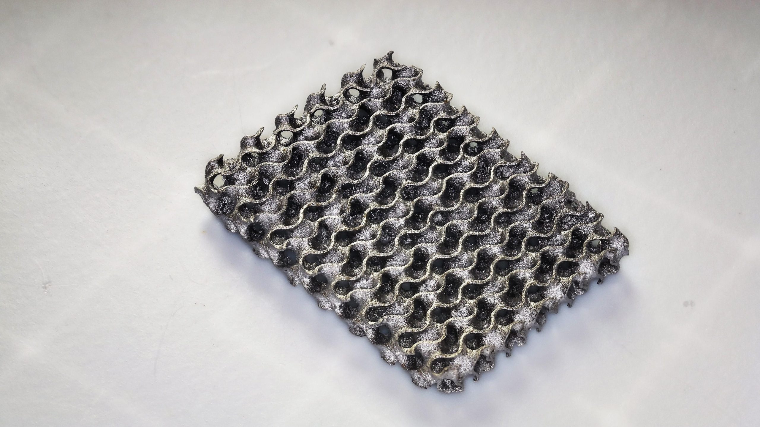 Researchers at EPFL Redefine Vat Photopolymerization with Hydrogel-Based Metal Printing