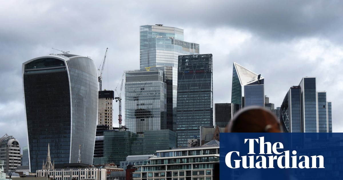 UK economy expands as GDP rises by 0.1% in August ahead of crucial budget | Economic growth (GDP)