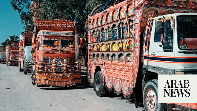Stranded truckers count losses as Tehreek-e-Labbaik march blocks key routes to Islamabad – Arab News