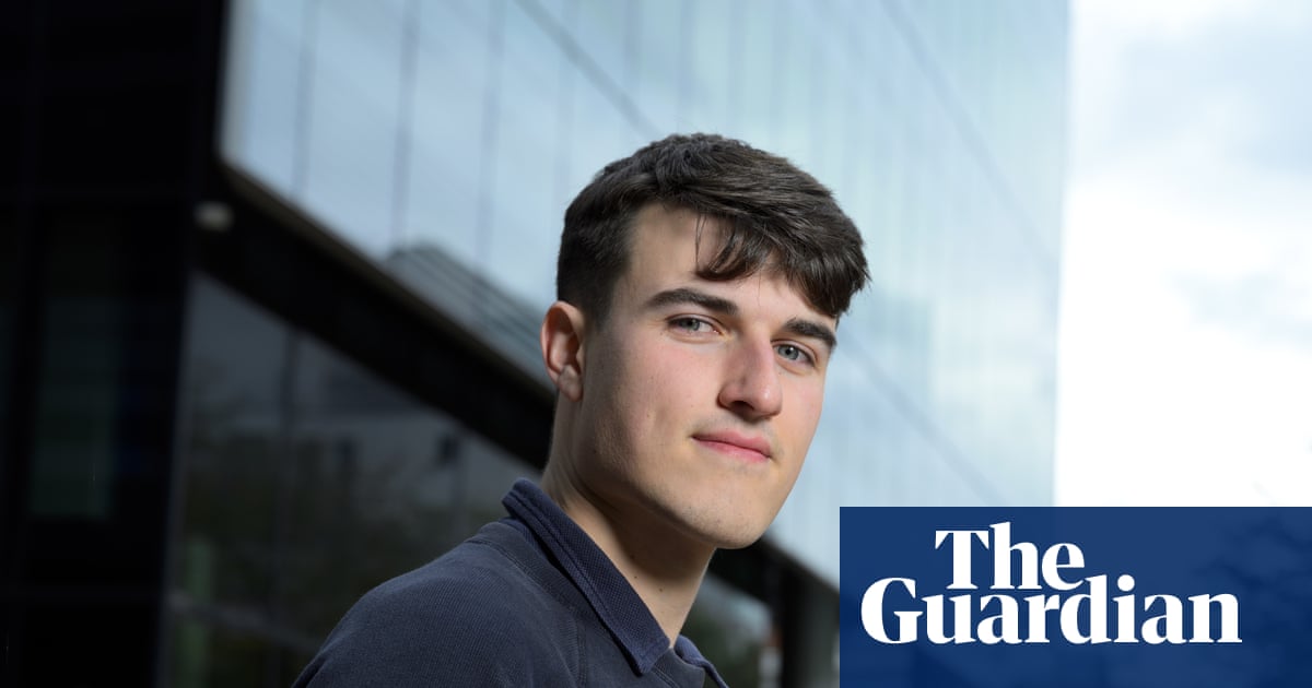 ‘A stomach of steel’: amateur investors ride out dips amid talk of an AI bubble | Investing