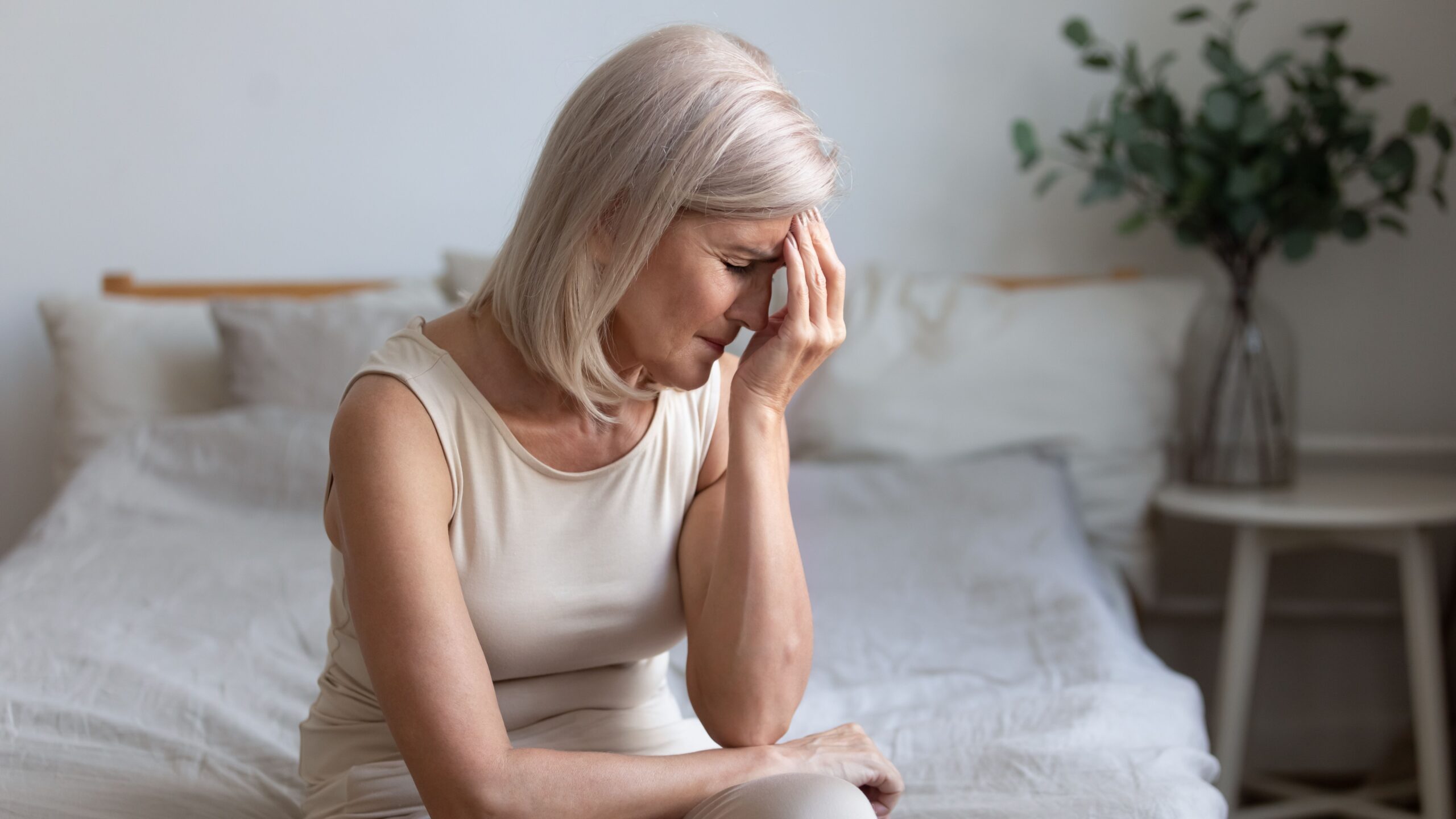 Earlier menopause, reduced cardiac function jointly linked to poorer brain health in women