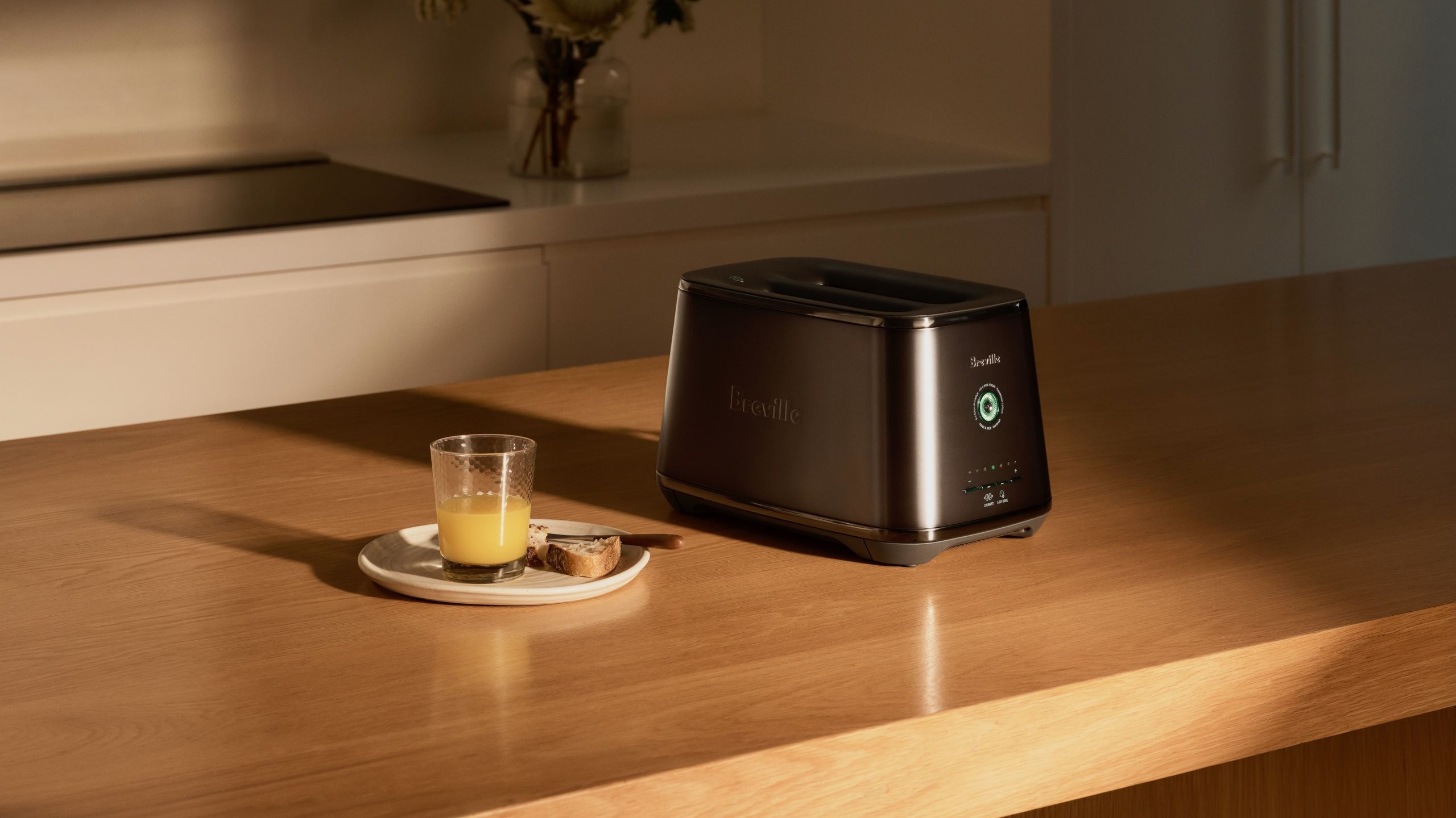 100 years after pop-up toasters debuted, Breville might finally have improved on the original design with the high-tech – and pricey – Eye Q