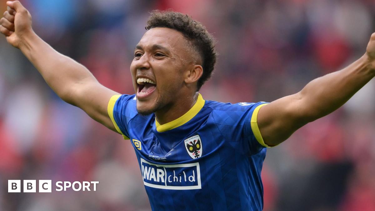 Isaac Ogundere: AFC Wimbledon defender extends contract to 2027