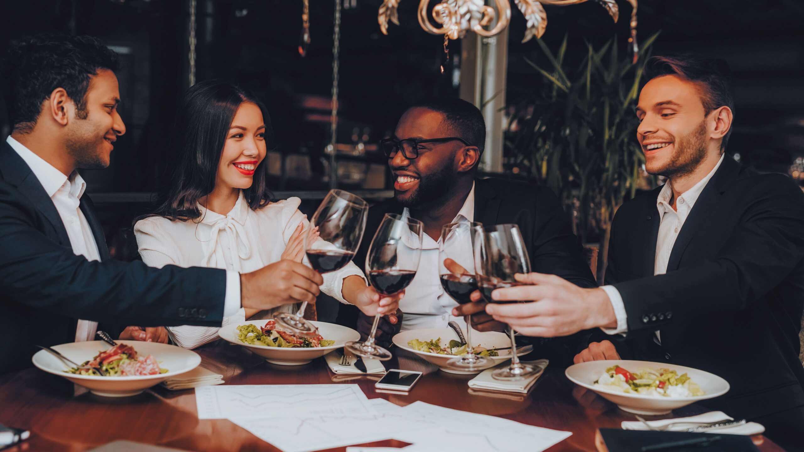 Frequent Dining Out Linked to Higher Colorectal Cancer Risk