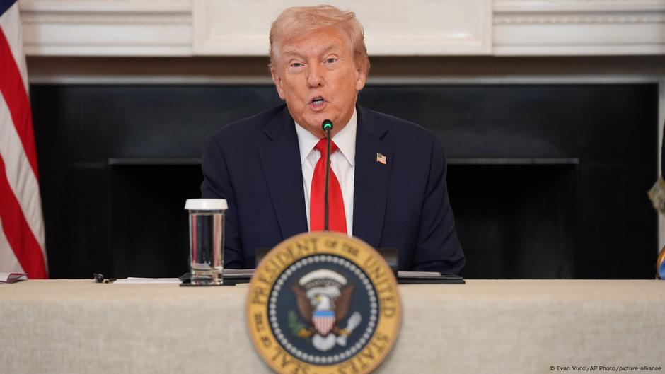 Trump says he will impose additional 100% tariffs on China – DW – 10/11/2025