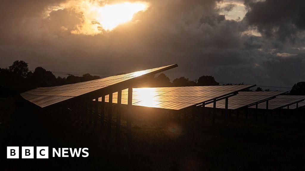 Government approves 474-acre Ashford solar farm development