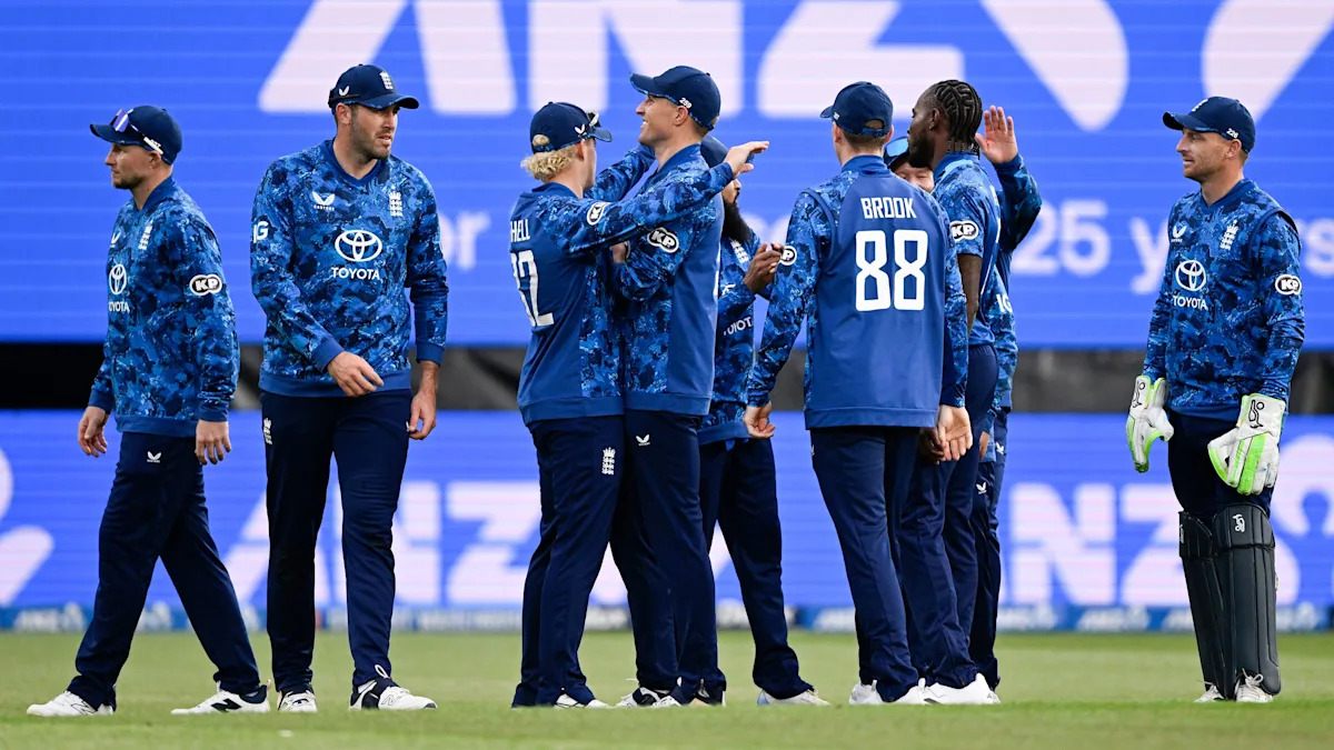 England struggle with the bat again as New Zealand clinch ODI series in Hamilton